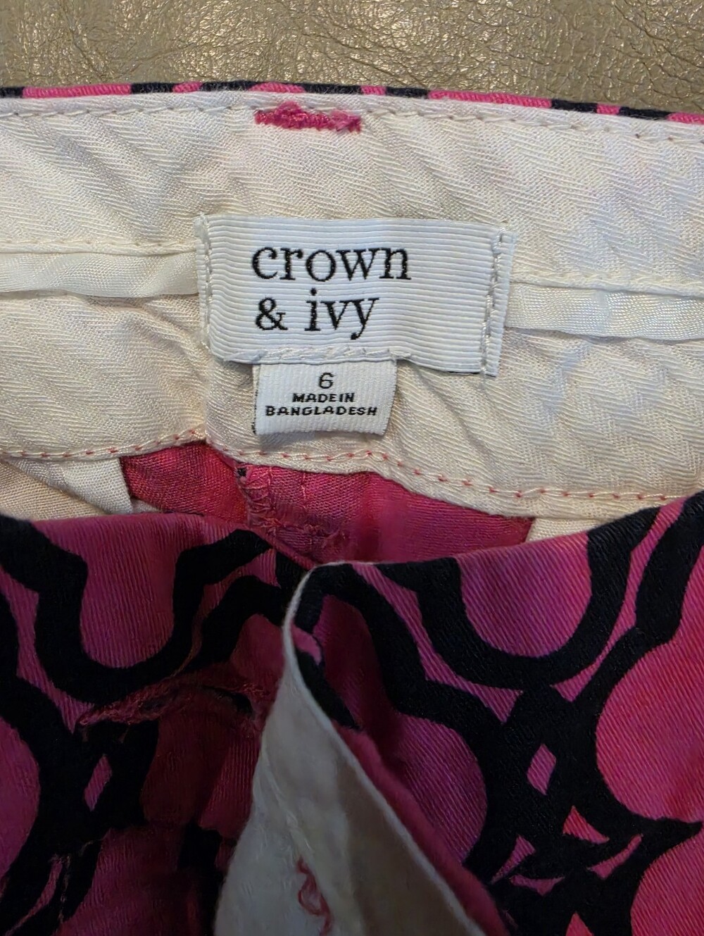 Crown & Ivy Pink and Black Patterned Women's Skorts